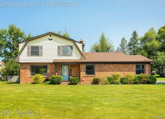 Property at 859 White House Dr, Highland, MI 48356, 3 beds, 1.5 baths