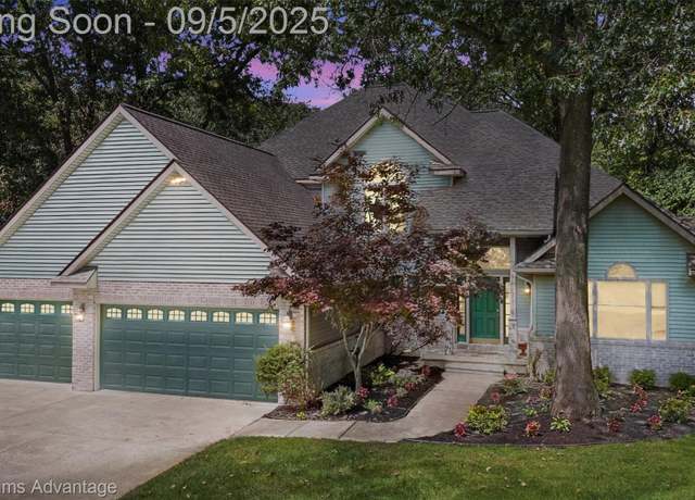 Property at 5171 Lisch Dr, Hamburg Township, MI 48189, 4 beds, 3.5 baths
