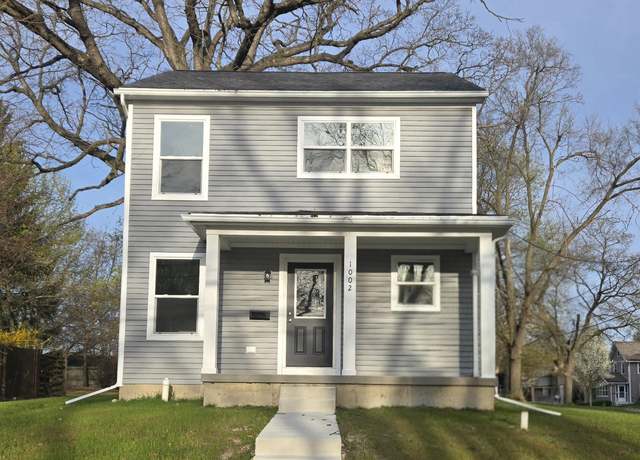 Property at 1002 Fourth St, Jackson, MI 49202, 3 beds, 1.5 baths