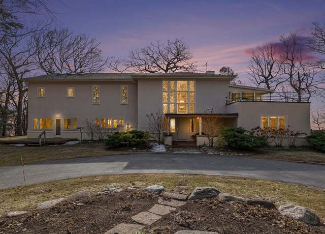 Property at 501 Michigan Ave, Frankfort, MI 49635, 7 beds, 7.5 baths