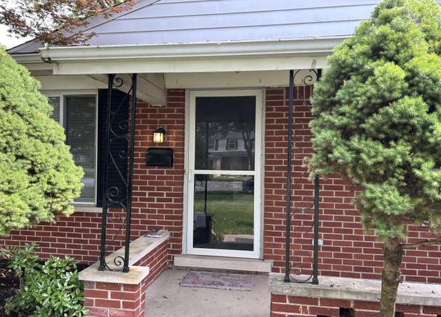 Property at 2176 Cumberland Dr, Troy, MI 48085, 4 beds, 2 baths