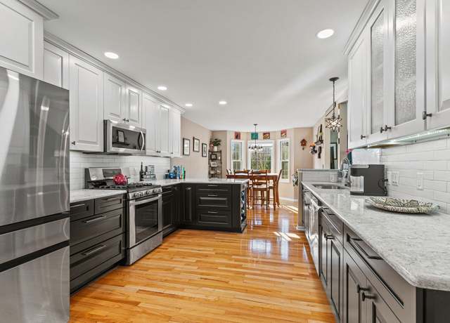 Property at 6240 Northridge Hills Dr, Brighton, MI 48116, 3 beds, 3 baths