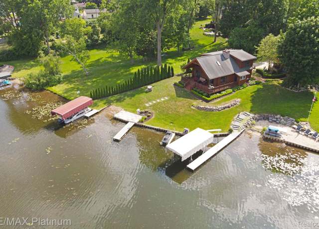 Property at 2757 S Hacker Rd, Brighton, MI 48114, 2 beds, 2.5 baths