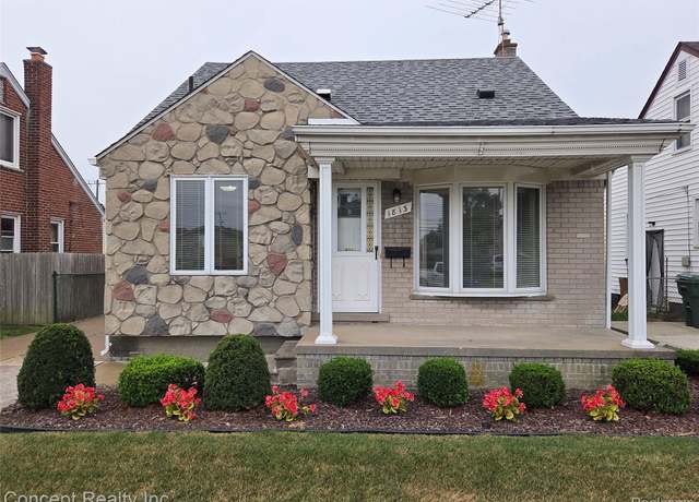 Property at 1813 White Ave, Lincoln Park, MI 48146, 3 beds, 2 baths