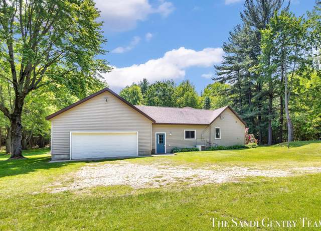 Property at 7120 Quarterline Rd, Spring Lake, MI 49456, 3 beds, 1 bath