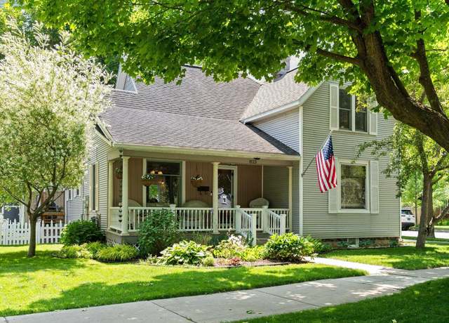 Property at 823 Randolph St, Traverse City, MI 49684, 3 beds, 2 baths