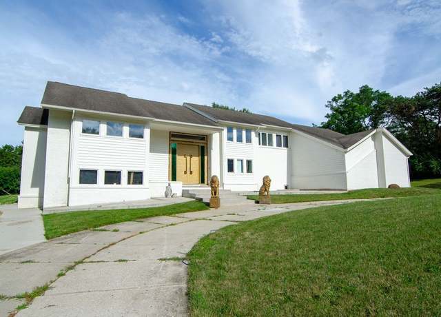 Property at 3865 Stonecrest Rd, West Bloomfield, MI 48322, 4 beds, 3.5 baths