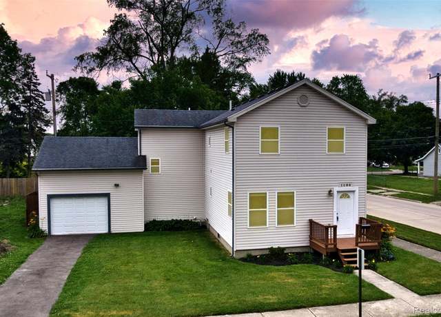 Property at 1106 E Hayes Ave, Hazel Park, MI 48030, 3 beds, 2 baths