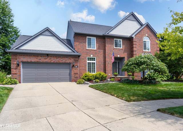 Property at 2925 Manorwood Rd, Troy, MI 48085, 4 beds, 3.5 baths