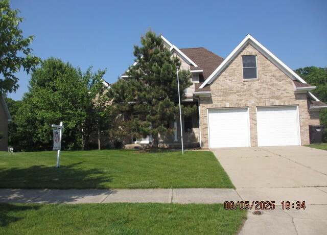 Property at 150 Glencarin Dr NE, Rockford, MI 49341, 4 beds, 3.5 baths