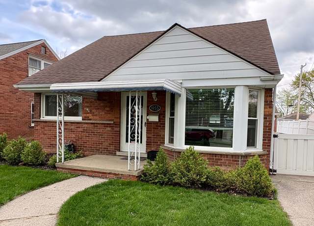 Property at 1055 16th St, Wyandotte, MI 48192, 3 beds, 2 baths