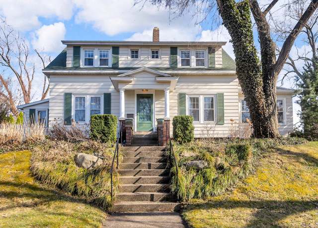 Property at 269 Ridgeway St, St Joseph, MI 49085, 4 beds, 3 baths