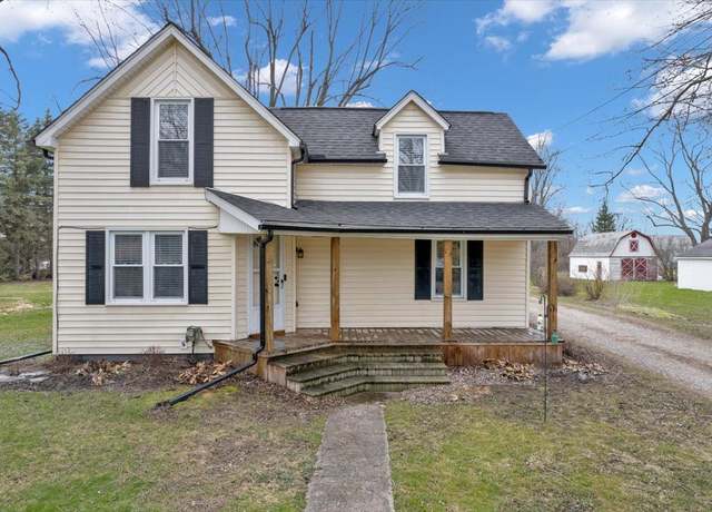 Property at 735 N Main St, Almont, MI 48003, 3 beds, 1.5 baths