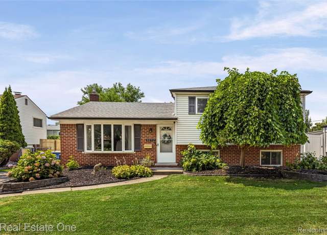 Property at 32717 Beechwood Dr, Warren, MI 48088, 3 beds, 1.5 baths