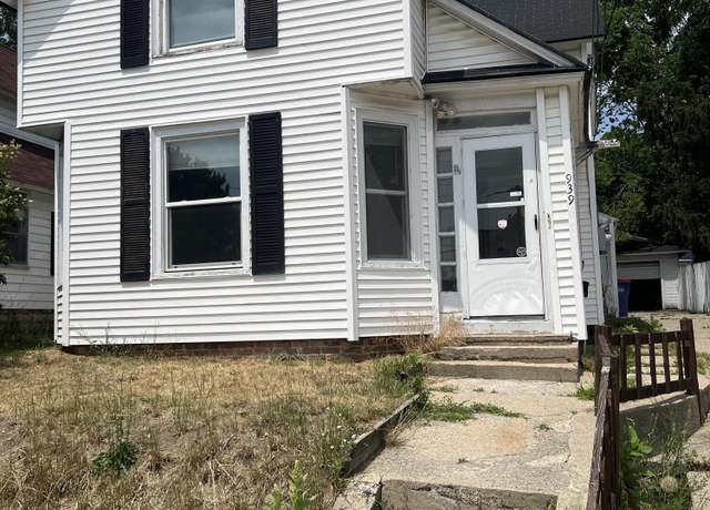 Property at 939 Baraga St NE, Grand Rapids, MI 49503, 4 beds, 2 baths