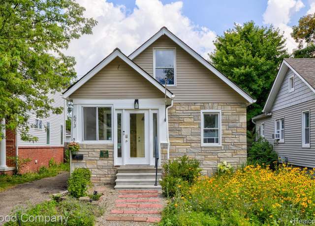Property at 573 E Oakridge St, Ferndale, MI 48220, 3 beds, 1.5 baths