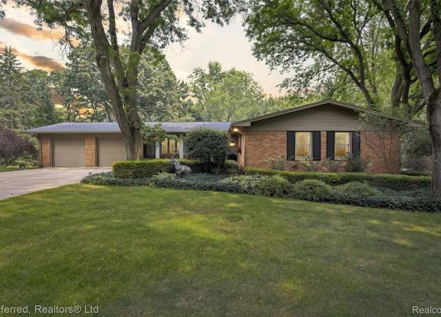 Property at 562 Burns Rd, Milford Charter Township, MI 48381, 4 beds, 2.5 baths