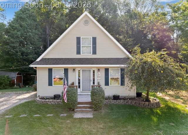 Property at 4347 Grove Dr, Dryden Township, MI 48428, 4 beds, 1 bath