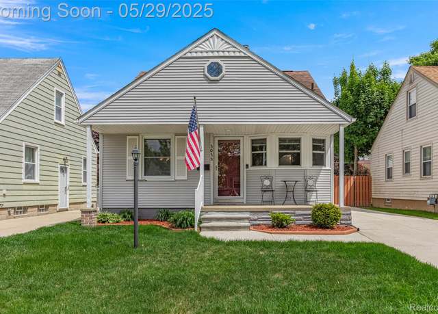 Property at 3035 Monroe St, Dearborn, MI 48124, 3 beds, 2.5 baths