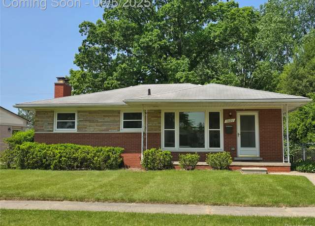Property at 7621 N Wildwood St, Westland, MI 48185, 3 beds, 1.5 baths