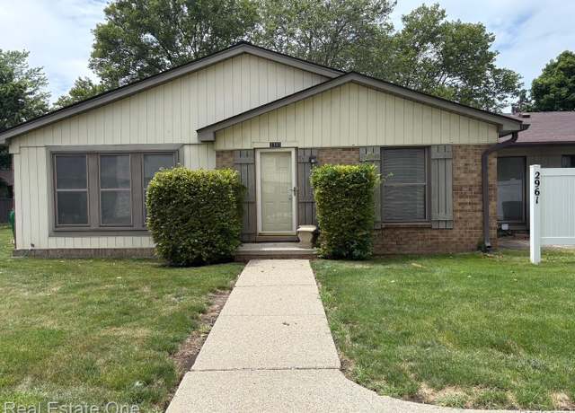 Property at 2961 Roundtree Dr, Troy, MI 48083, 3 beds, 1.5 baths
