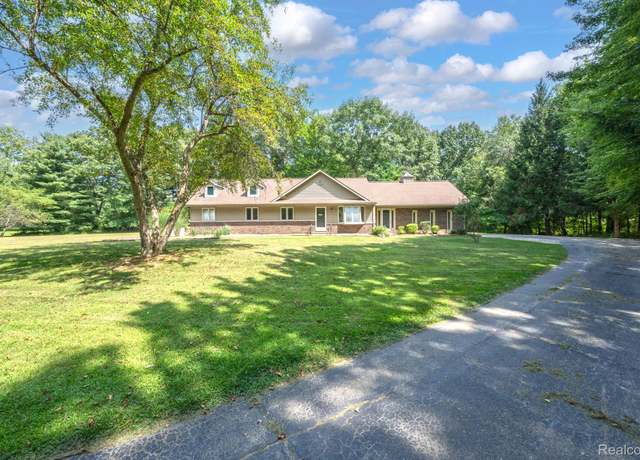Property at 940 W Predmore Rd, Oakland Charter Township, MI 48363, 4 beds, 3 baths