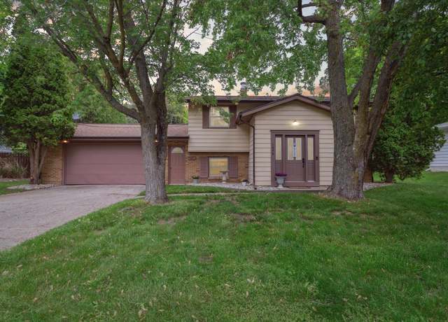 Property at 1046 W Center, Alma, MI 48801, 3 beds, 1.5 baths