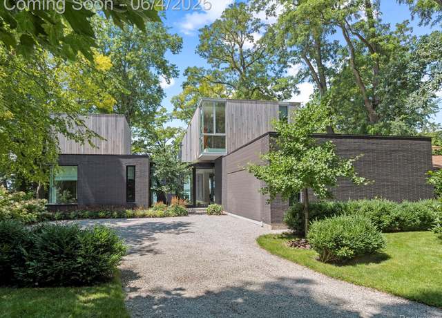 Property at 4050 Oak Bank Ct, Orchard Lake, MI 48323, 3 beds, 3.5 baths