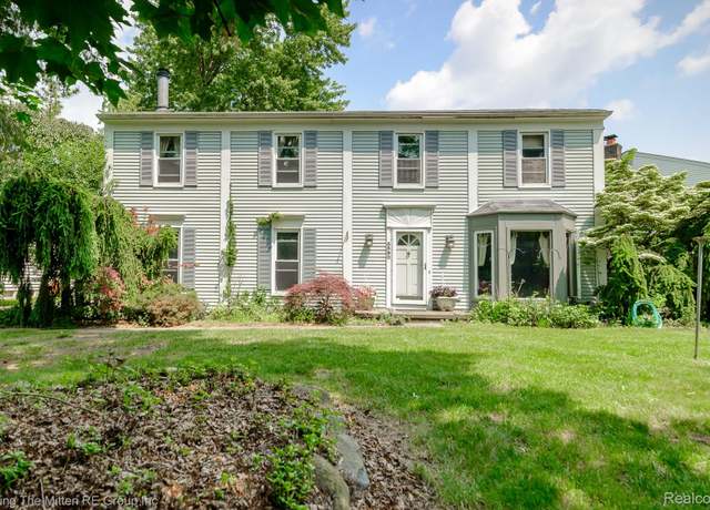 Property at 5590 Bayswater Rd, West Bloomfield, MI 48322, 4 beds, 2.5 baths