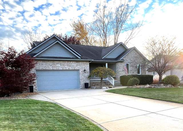 Property at 2503 Golfview Cir, Fenton Twp, MI 48430, 3 beds, 2 baths