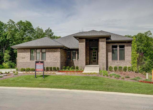 Property at 30803 Franklin Hills Ct #7, Farmington, MI 48334, 4 beds, 4 baths