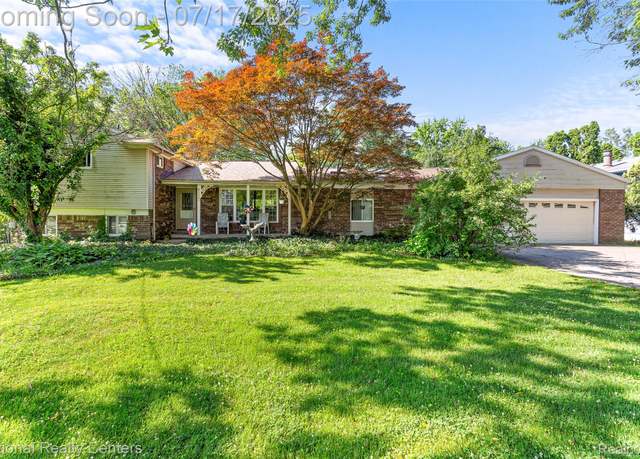 Property at 30885 Leelane, Farmington Hills, MI 48336, 4 beds, 2 baths