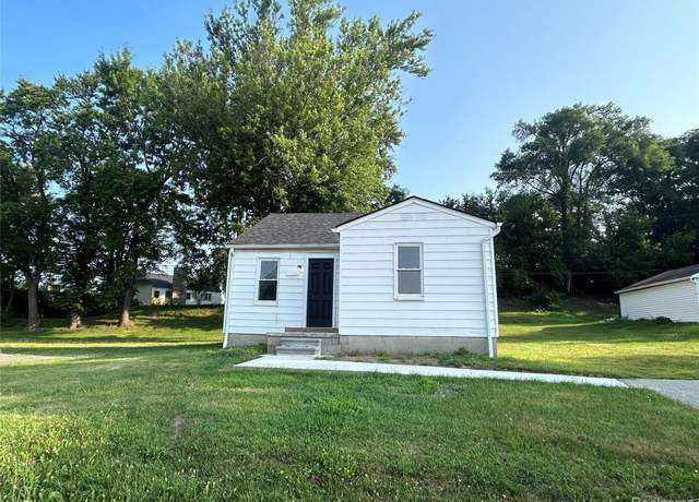 Property at 2109 E Walton Blvd, Auburn Hills, MI 48326, 2 beds, 1 bath