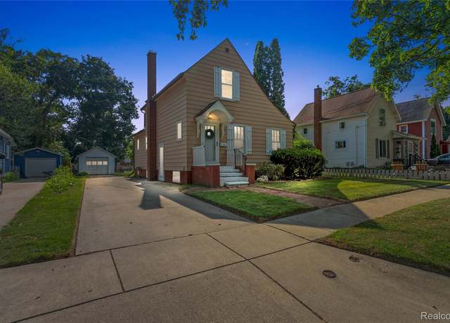 Property at 404 N Mercer St, Durand, MI 48429, 3 beds, 2 baths