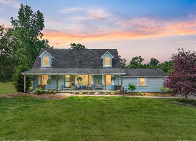 Property at 26855 King Rd, Brownstown, MI 48174, 3 beds, 2.5 baths