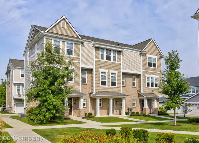 Property at 2500 Normandy Rd #29, Royal Oak, MI 48073, 3 beds, 2.5 baths