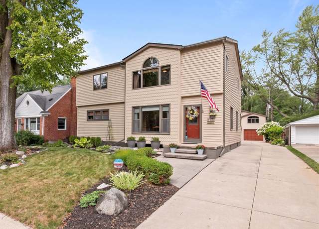 Property at 722 Lloyd Ave, Royal Oak, MI 48073, 4 beds, 2.5 baths