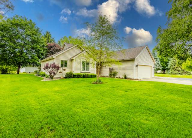 Property at 11 Oakdale Ln, Coldwater, MI 49036, 3 beds, 2.5 baths