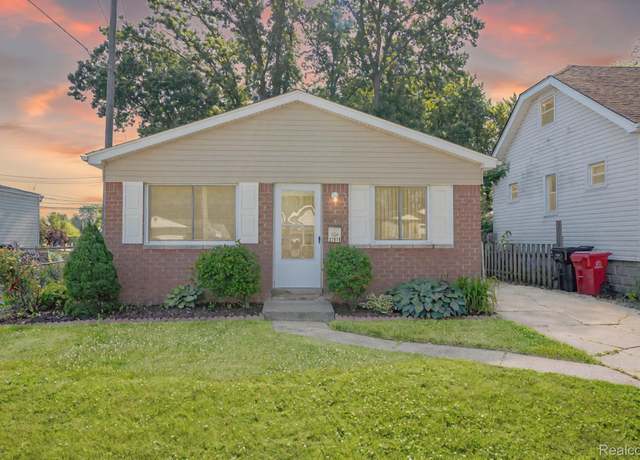 Property at 27878 Van Howe St, Roseville, MI 48066, 3 beds, 1 bath