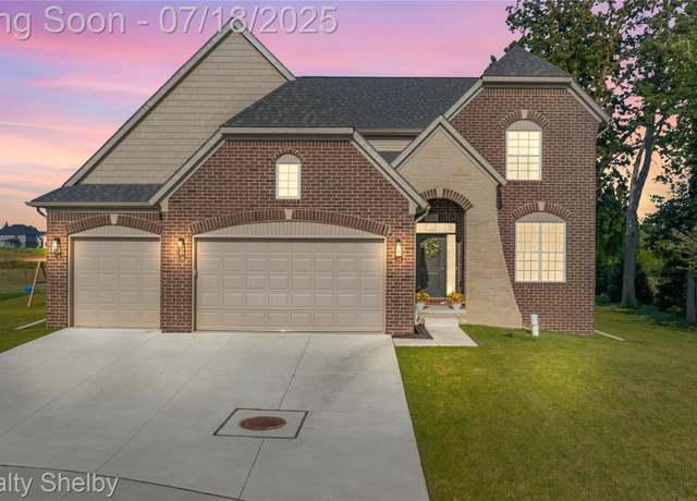 Property at 52322 Monaco Dr, Macomb, MI 48042, 4 beds, 2.5 baths