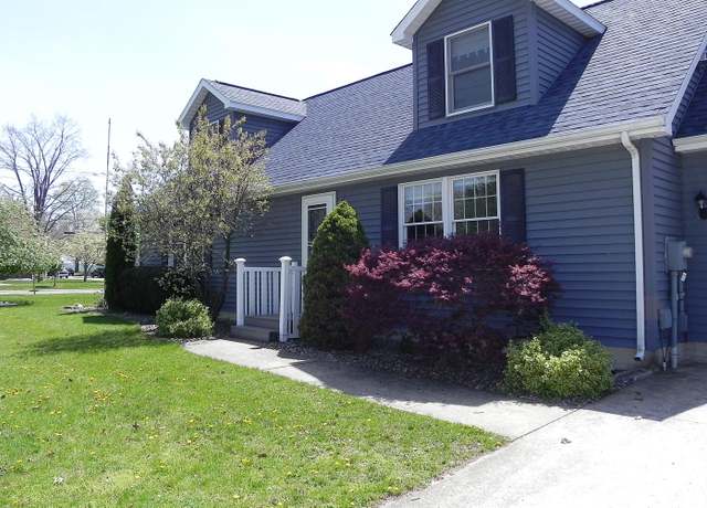 Property at 224 N Lakeview Ave, Sturgis, MI 49091, 4 beds, 2.5 baths
