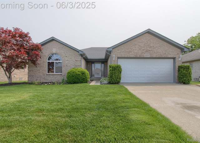Property at 24703 Curtis Dr, Flat Rock, MI 48134, 3 beds, 2.5 baths