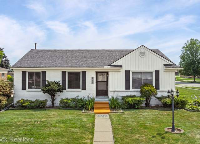 Property at 16314 Glenfield Dr, Macomb, MI 48044, 3 beds, 2 baths