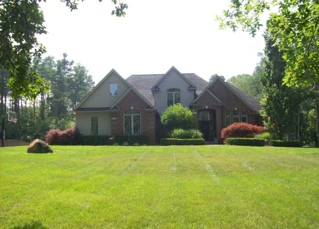 Property at 233 Faust Dr, Ortonville, MI 48462, 5 beds, 4.5 baths
