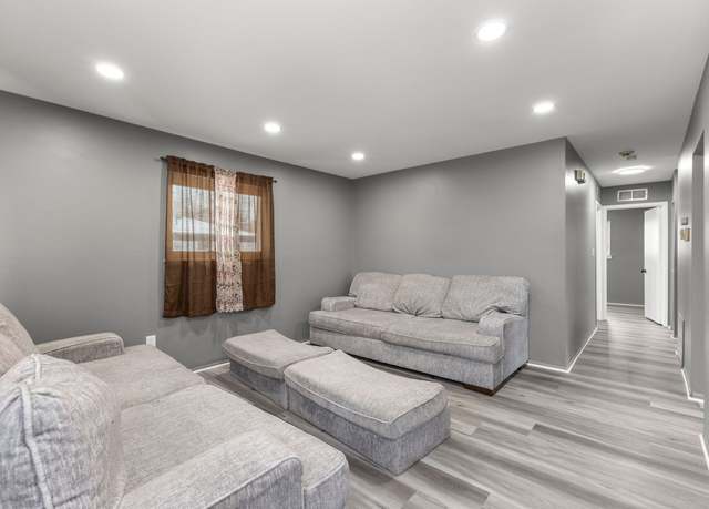 Property at 25669 Annapolis St, Dearborn Heights, MI 48125, 3 beds, 1 bath