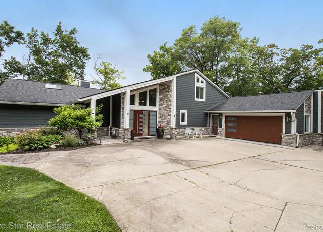 Property at 7025 Dandison Blvd, West Bloomfield, MI 48324, 6 beds, 4.5 baths