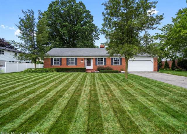 Property at 54241 Sunderland Dr, Shelby Township, MI 48316, 3 beds, 2 baths