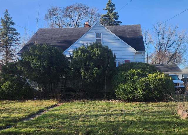 Property at 2821 Prospect St, Flint, MI 48504, 3 beds, 1.5 baths