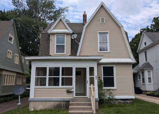 Property at 863 Martin Luther King Jr. St, Grand Rapids, MI 49507, 5 beds, 2 baths