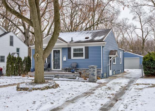 Property at 903 Royal Ave, Royal Oak, MI 48073, 3 beds, 2 baths